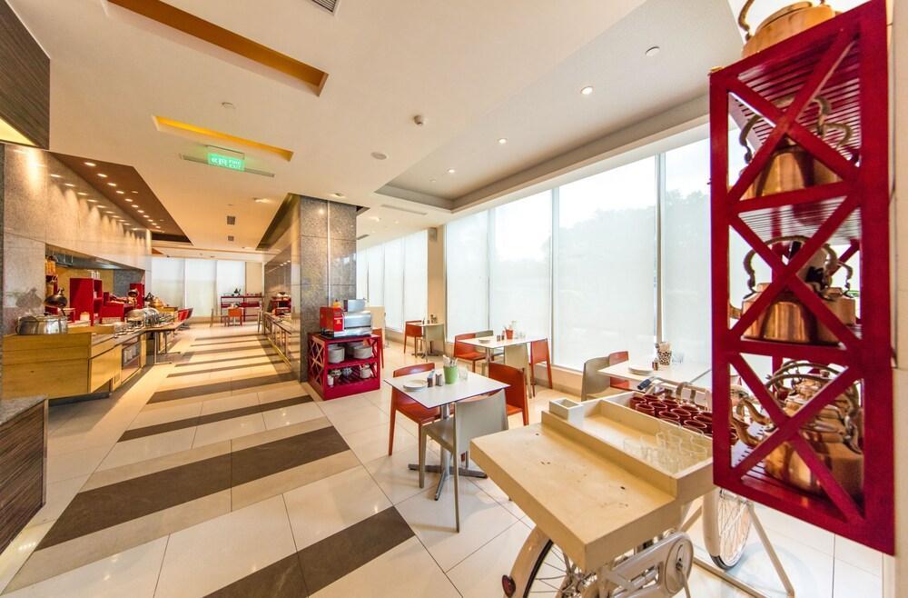 Hotel ibis Chennai Sipcot Exterior foto