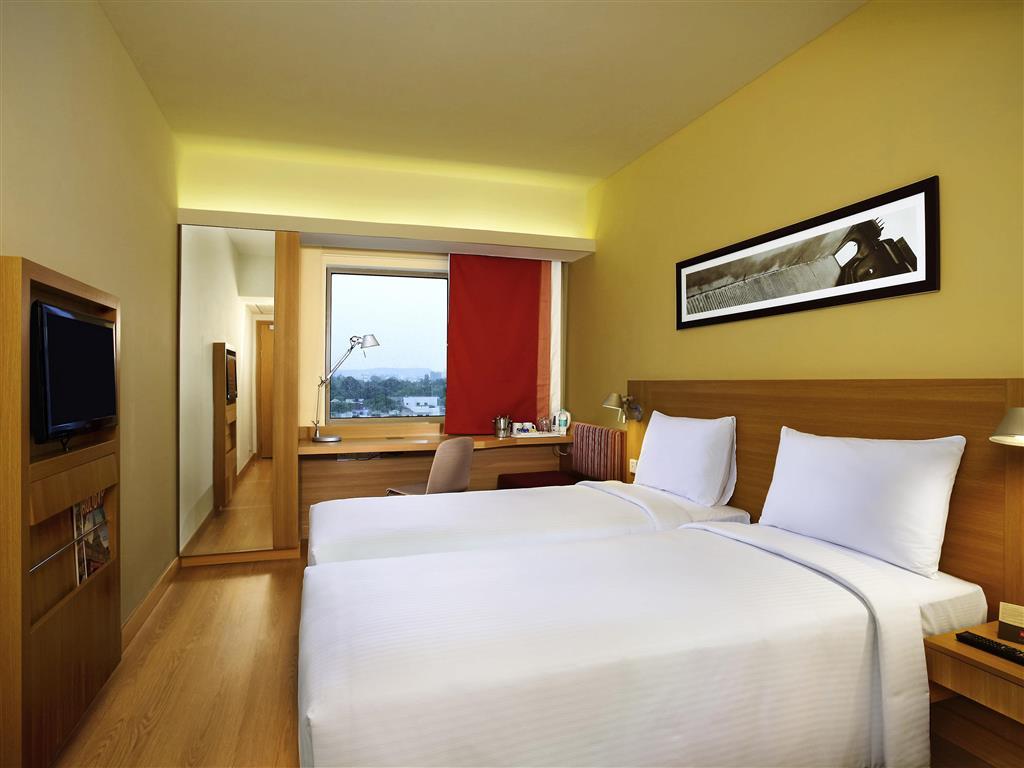 Hotel ibis Chennai Sipcot Exterior foto