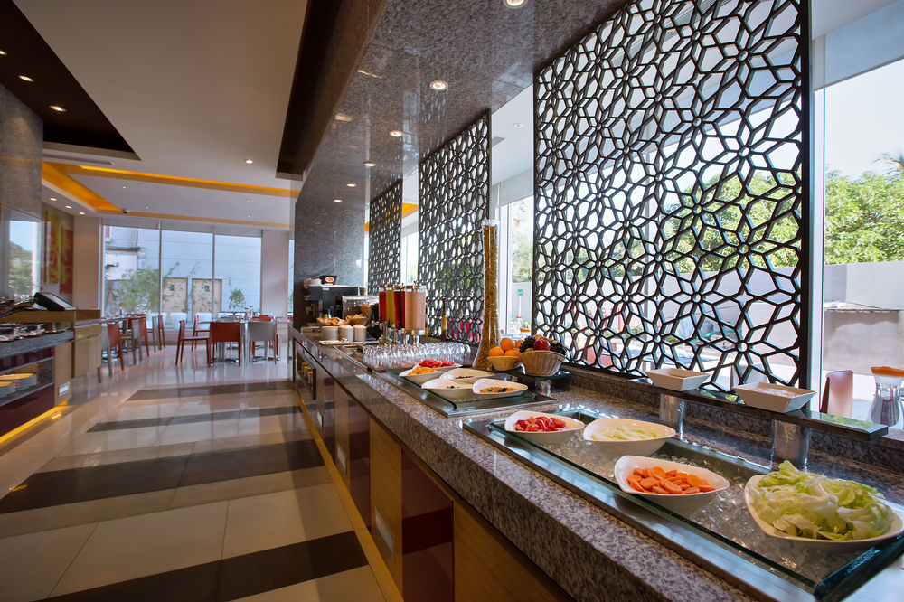 Hotel ibis Chennai Sipcot Exterior foto