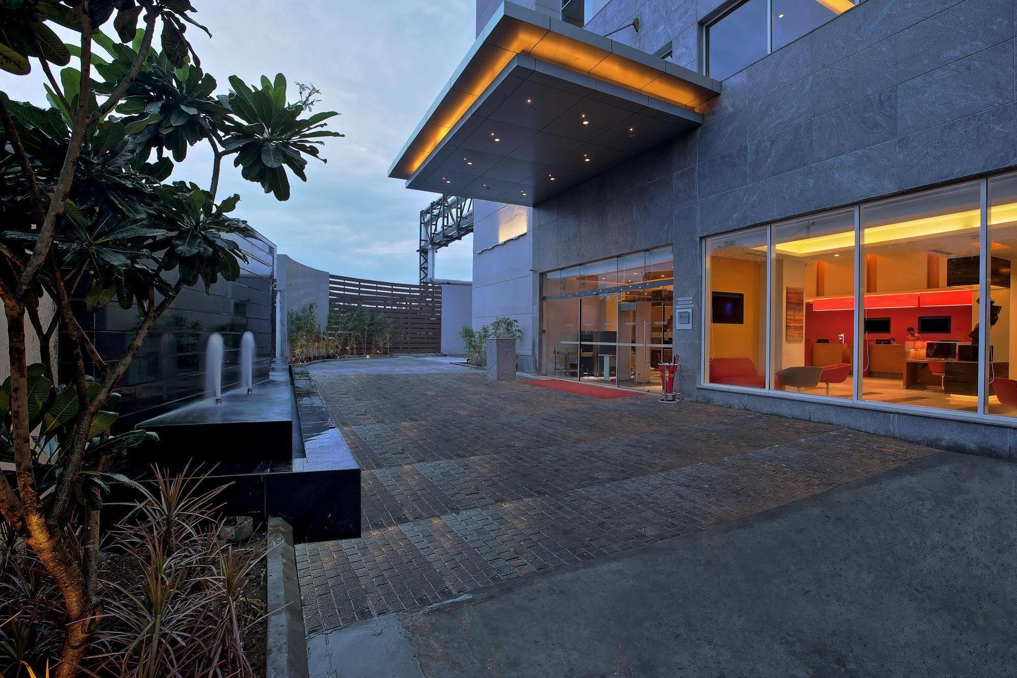 Hotel ibis Chennai Sipcot Exterior foto